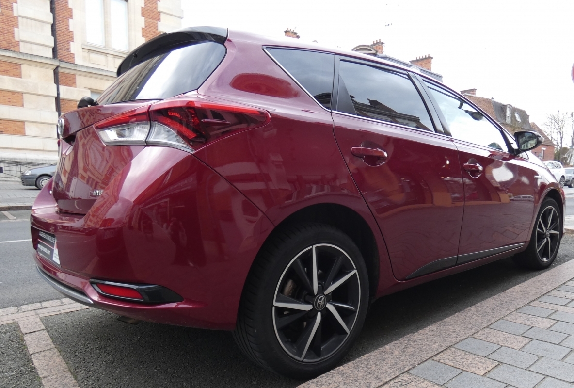 Toyota Auris — 18